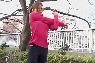 Gorgeous Asian has her trimmed pussy expertly toyed and fingered