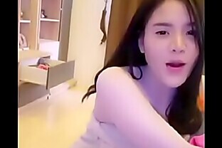 Mlive Thai girl playing dildo