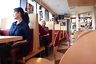 Flashing in restaurant  7 min