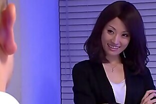 Naughty police inspector interrogates the suspect's cock with her mouth