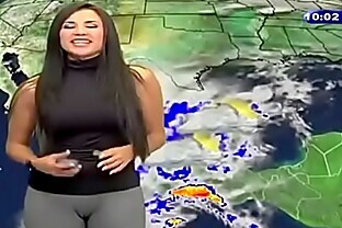 Weather girl Susana Almeida has camel toe live on air