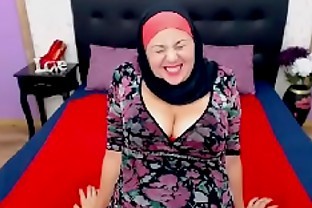 Arab muslim girl on cam