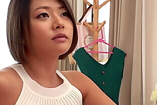 爆乳の誘惑！パート1 友達のお姉さんが可愛いすぎる！お姉さんいいんですか？メチャクチャ締まる友姉マ〇コ。日焼けボディからはみ出すエロい爆乳で誘ってくる姉。 24 min