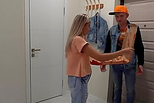 Pizza Delivery For a Horny Bitch  Letty Black
