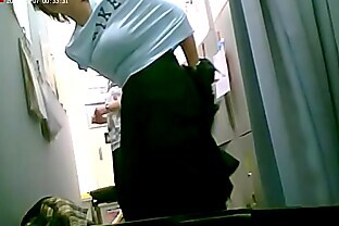 Amateur Japanese Wife Hiromi Locker Room Voyeur