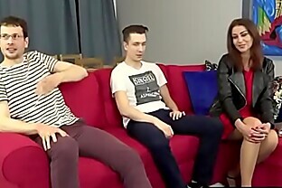 Polskie porno - Dwóch chłopaków posuwa mamuśkę