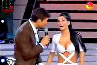 Silvina Escudero en spandex blanco