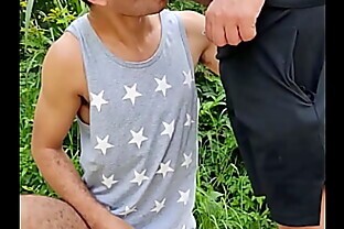 Mamou o agricultor dotado no meio da raço e seu amigo filmou tudo.