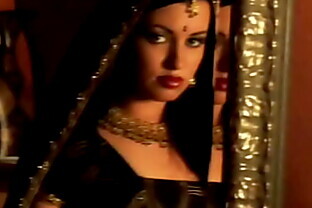 Beauty From Bollywood Exotic Babe