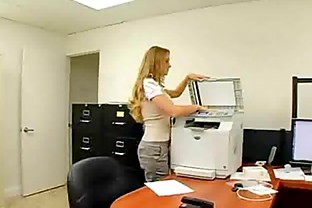 Secretary Seducing Boss to Fuck