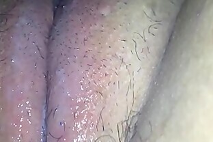 Fucking my pussy with a hairbrush