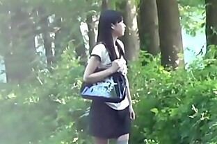 Asian babe public peeing