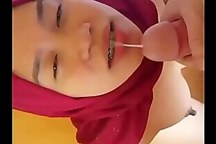 Jilbab crot dimulut. Selengkapnya di