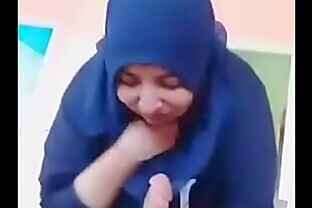 sexy hijabi tunisian girl blowjob