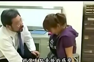 Asian pregnant teen goes to doctor