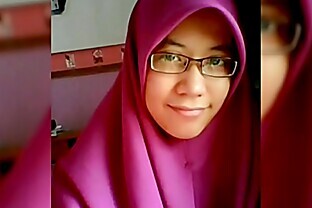 Ustazah situ bertudung