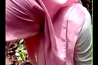 Malay Jilbab Girl Stripping in the Forest - mamihmens.ml