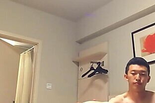 E罩杯性感大美女和閨蜜老公偷情