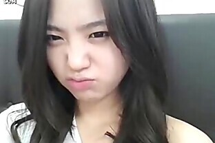 Teen Korea masturbating in bathroom