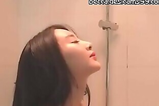 77332555 Chinese girl take bath