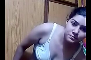 Pakistani Girlfriend Striptease MMS Selfie